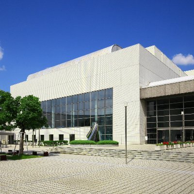 四日市市文化会館の公式アカウント。
四日市市文化会館だけでなく、三浜文化会館・四日市市茶室 泗翠庵のイベント情報なども発信!
チケット発売情報や舞台裏写真などもお届け!