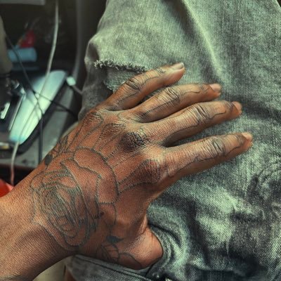 Artist 🌟 24. Dallas, TX. I enjoy hoops, good music, n nice vibes 🥀 free mind