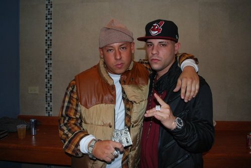 KendoyCoscu's profile picture. Simplemete Kendo Kaponi y Cosculluela deben juntarse!!
THE DEMON AND DRAKULA