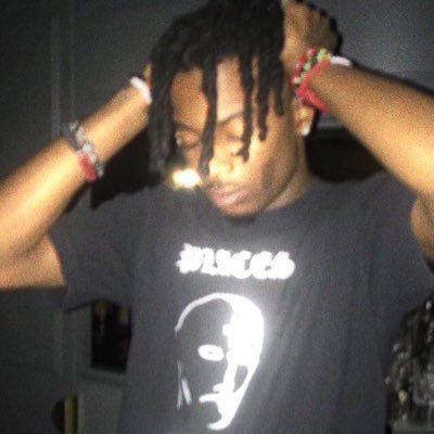 uncomm0nlly's profile picture. 💤💤