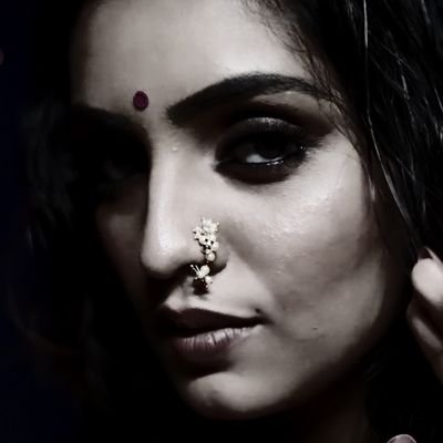 சாக்லேட் நிறத்து அழகி.. நடமாடும் அந்தபுரத் தொழிலாளி.. அச்சம் விலக்கு வெட்கம் விலக்கு
ஆச தீர அப்பளமாய் என்னை நொறுக்கு..