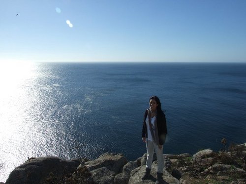 AlvarezBlancoC's profile picture. Hija, nieta, mujer ...pero sobre todo, madre.
Orensana, melómana, chocolateadicta y absurdamente optimista.
Estopera medular.