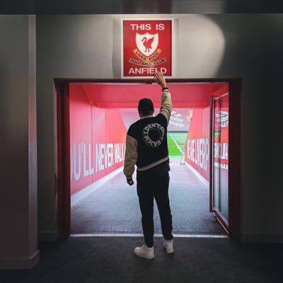 tokyno's profile picture.  | 🏒 | 👊🏼 | ⚽️ | Graphic design IG: tokyno.gfx 🖥 @hcpce @penguins @LFC