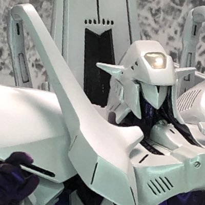 コロナ禍前までは、せっせと原型を作り、ワンフェスに参加してましたが、それ以後は年齢による体力の衰えにより本業で精一杯、ワンフェス参加を断念。皆様のポストにいいねとリポストばかりで自身からあまりポストせずの、のんびりホビーライフ。