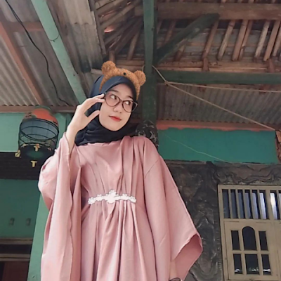 putriles1063's profile picture. @halo.ptri10