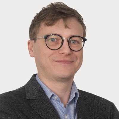 Członek partii Razem. Zarząd Okręgu Podwarszawskiego. Syn, ojciec, mąż, pracownik, radny sołecki.