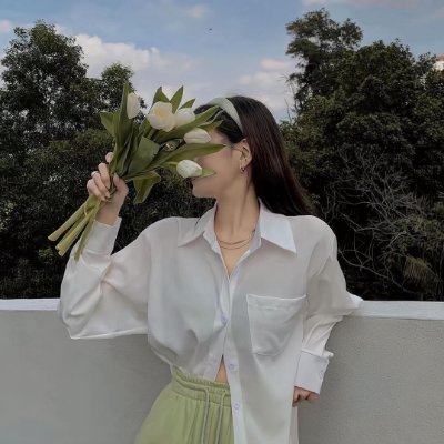 cerecloth___'s profile picture. Don't be afraid to face the unknown, bravely explore the new world. Happiness is not about how much you have, but about cherishing every moment you have.