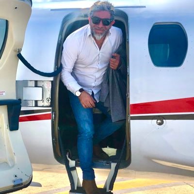 Presidente de compañía aérea / Consultora en Uruguay y Qatar /Admirador de la visión de Juan D.Perón/ En contra del fanatismo,los tibios y los obsecuentes.