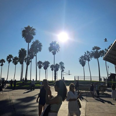 Pink_Clouds01's profile picture. Strive for excellence and live every day