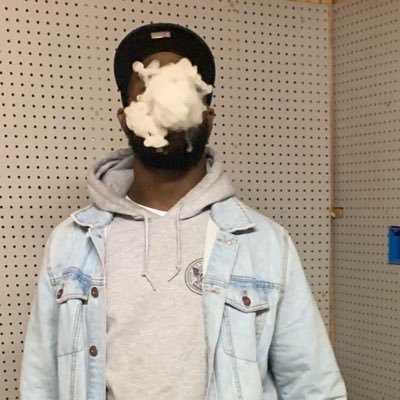 “Straight male | Into women who know what they want | Serious inquiries only—DMs open | No minors ❌”
