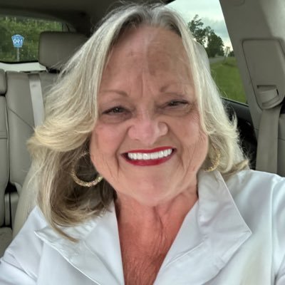 Christian.Wife. Retired Nurse🇺🇸RTR &⚓️⬇️@ Vandy Men’s Golf. GG to Tripp, Anna Belle, Anna Bibb, and Ace.