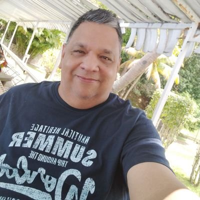 Aficionado a la cocina y a la fotografía, buscando lo que aún no se me ha perdido.