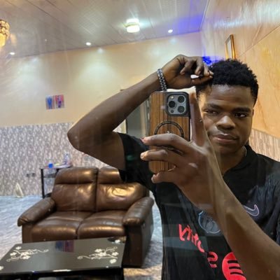 Nesmie_of's profile picture. Travaille mon objectif