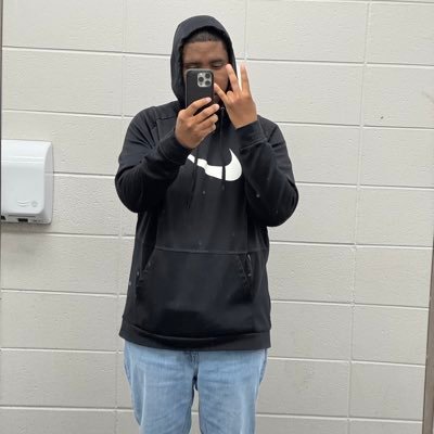 i’m the type of guy who is chill,funny,smart, kind, and introverted and who loves everything about sonic games, movies, comics and the sonic franchise
