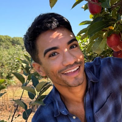 Counseling Psych PhD candidate @Columbia & Extern @nyphospital | #QTBIPOC health + #intersectionality @TCintersections | @APAMFP Fellow | @Div44APA Rep. | he/él
