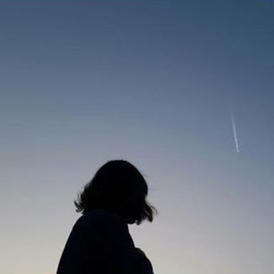 مُتناقضه كالذّي يعلن الحرب لإيجاد السلام.