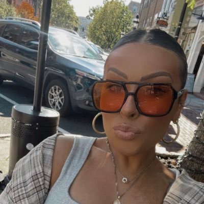 __elizabethrod's profile picture. current vibe: creating the life I’ve always dreamed of