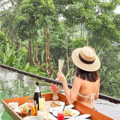 お金を引き寄せる秘訣やお得な情報などお伝えしたりしています。私自身お金に苦労した経験から生活に困っている方を救いたいと思い、わずかですが10万円プレゼント企画を実施中! 支援中▷ https://t.co/6uZrFMLeGR