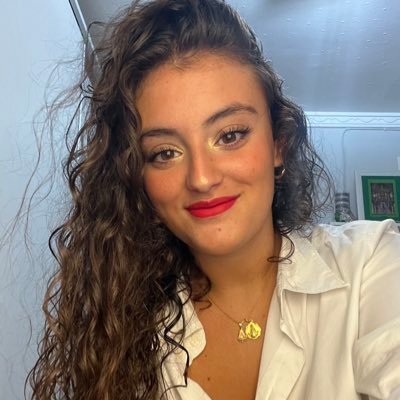 esperanzarruiz_'s profile picture. un poco de to 🍻🌞❣️intensita