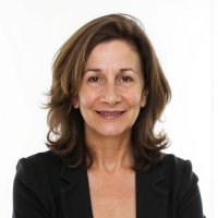 Susan Wingate (@playswithdeer) 's Twitter Profile