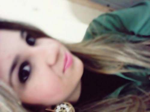 Qualquer um pode me fazer sorrir. Mas nem todos podem me fazer feliz.
http://t.co/twgplKlqOa