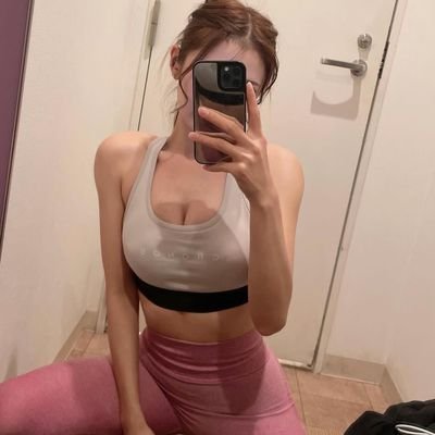 CSuginaka44766's profile picture. 私たちは友達になり、一緒にデートや会話を楽しむことができます。一緒に買い物をして、親密なカップルの楽しさを味わう，LINEで私を追加してくださ