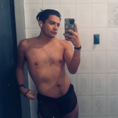 Lygnios's profile picture. Slut.