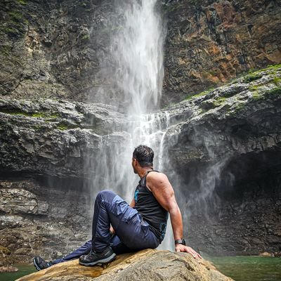 Subscribe to my podcast #FIO - link below
bribe me with Jack Daniels, Cricketer.
#ArminVanBuuren #Gooner, Travel & fitness enthusiast. #TeamChai