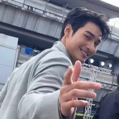 เราอายุมากแล้ว ติดตามอาโปมาตั้งแต่ละครเรื่องแรกคือเรื่องสุดแค้นแสนรัก ฉากเปิดตัวที่ร้องเพลงสะบัดๆและเต้นดุ๊กดิ๊กๆน่ารักมากๆรักน้องตั้งแต่ตอนนั้นเลย