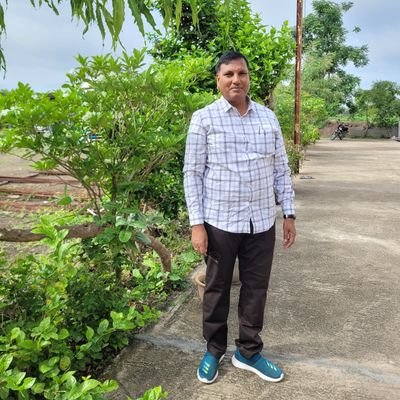 प्राध्यापक मराठी भाषा व साहित्य, शिवाजी महाविद्यालय, रेणापूर, जि. लातूर, महाराष्ट्र.
