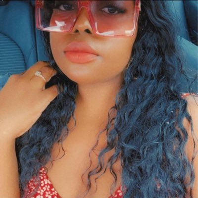 A magical b*tch doing magical shit. Perfumer. Female Rap enthusiast. Don’t @ me.