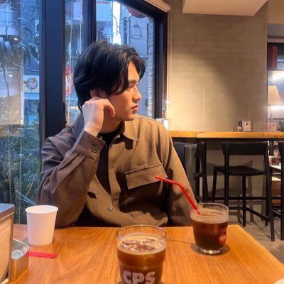 kzk_animebar's profile picture. お昼は脱毛屋さん #アニフレ #Anifre DJもやってます。 オタクが集まるBARを作る人