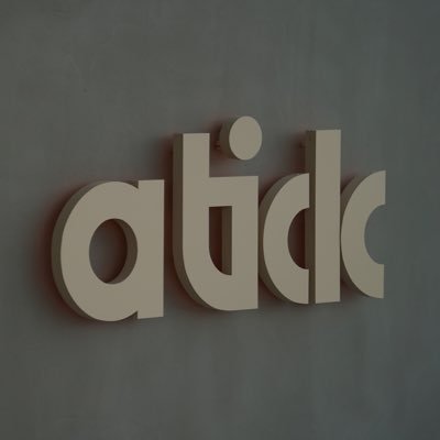 京都府舞鶴市にある商業施設『atick』 館内にある&FIELDというお店です。アウトドアギア、アパレル、トレラン、バックパック等色々なセレクトを販売しております。