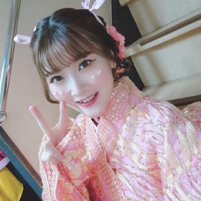私たちは友達になり、一緒にデートや会話を楽しむことができます。一緒に買い物をして、親密なカップルの楽しさを味わう,LINEで私を追加してくださ