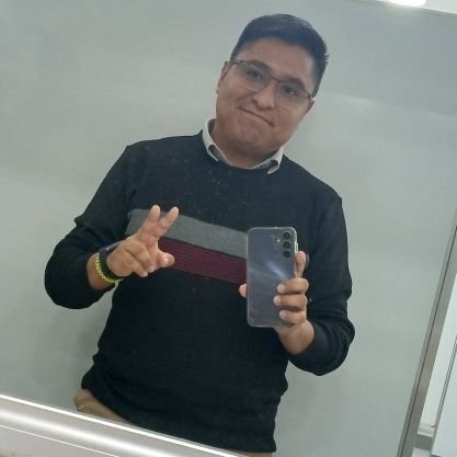 Un amor de persona, morboso, curioso, mirón, mamón, raro, penoso, pero con un gran corazón.