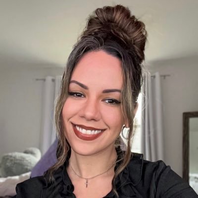 laubagsss's profile picture. gamer gal 🤓🎮 Knicks🧡Ravens💜Lions💙