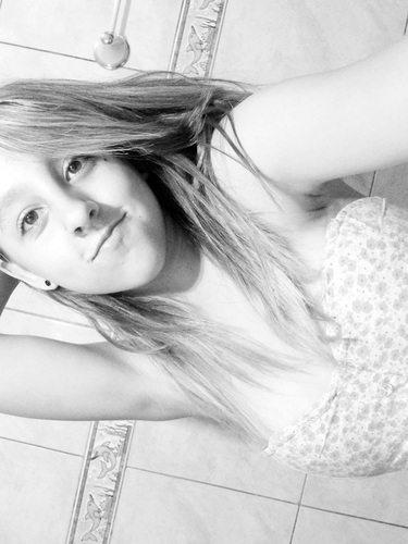 A gente mal comanda a gente quanto menos outra pessoa ♪