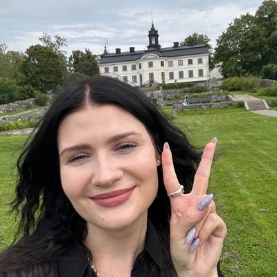 ukrainian fangirl. eventually everything connects.
