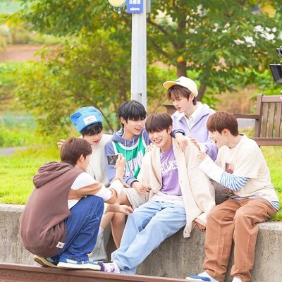 yoshin2306's profile picture. INFJ | HIGHTLIGHT 💡| THE WIND | #신재원