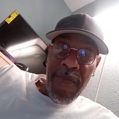 Old school vibes, new tech enthusiast | Enjoying life's journey | https://t.co/t6EoqOseCw