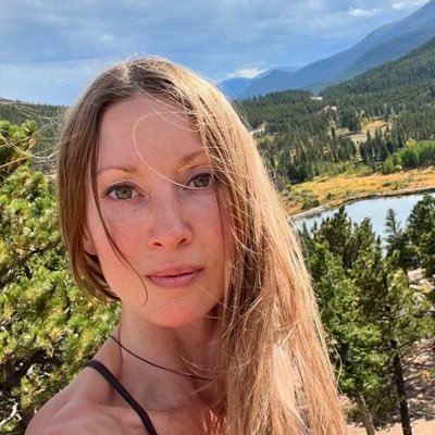 🏔️ mountain living 🧗♀️rock climbing 🪽trail running 💪 lifting 🥩 ancestral nutrition 🙏🏼 spirit 🩺 nurse