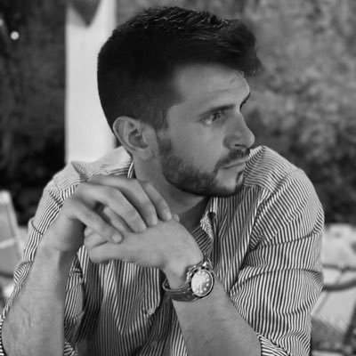 Fundador de Solo Humedad |
En 10Mil Cagadas te cuento cómo hago crecer mi empresa e invito a otros emprendedores al podcast ↓