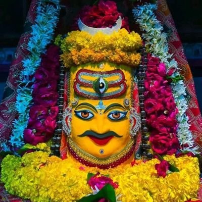 इंसान का काम बोलता है ज़ब समय साथ देता है
जब समय साथ देता है तो इंसान सबको मात देता है