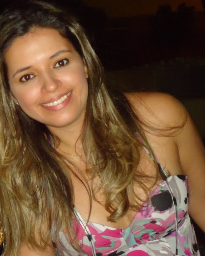 FabianaMQueirz's profile picture. 