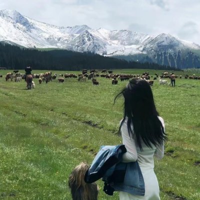 Teaganmmkl's profile picture. The moon is also confused somewhere in the ocean. Full of expectations for life, romantic and kind. I am a girl who likes traveling, camping and food👩