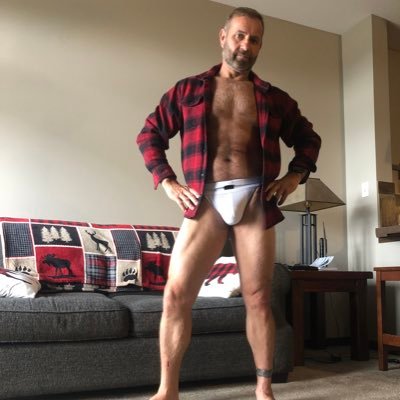 @ExpoDaddy4U & @Good_Boy_Aztro sharing our adventures. Cum join us…DM for more fun & friends.