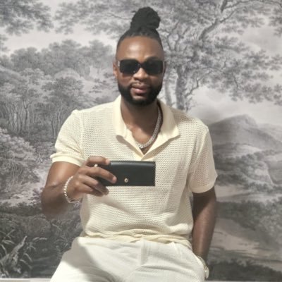 Project Consultant ~ Host for Catching up with the Stars on IG Live 🔈 ~Serial Entrepreneur ~ Creative Space Enthusiast.
