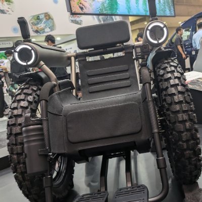 handream's profile picture. 福井県鯖江市でオーダーメイド車いす・電動車椅子を販売しています。ネットショップで車いすパーツも販売。車輪が付いて動くものは全部大好物！！