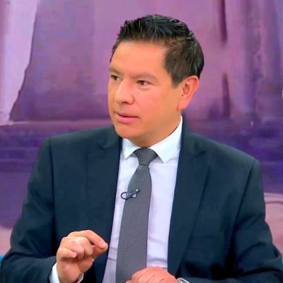 Profesor de Derecho Constitucional en @DerechoUNAMmx @UNAM_MX • Divulguemos y defendamos a la #Constitución1917 • Radio: https://t.co/hPgiZxP1pA 🎙️ • #CarpeDiem