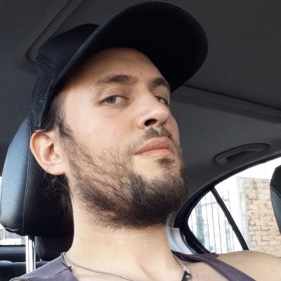 Católico, polimata, musico, powerlifter, cocinero, bartender, barista, Racinguista, Mellivora.